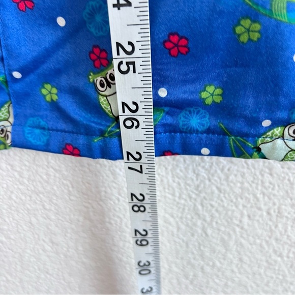 Crocs Medical Women’s Owl Print Scrub Top - Picture 7 of 9